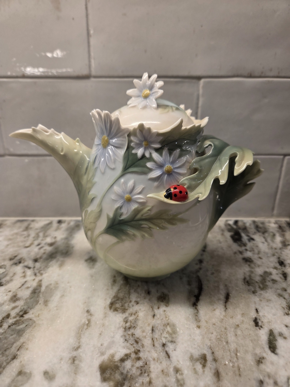 Franz Porcelain Teapot Ladybug Design FZ00300 Hand Painted Daisy Floral Vintage